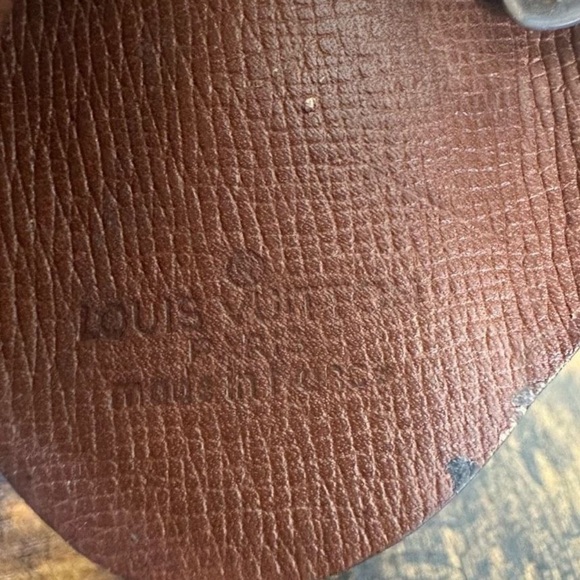 🤎🔑 Louis Vuitton Key Holder 🤎🔑 - Picture 5 of 6